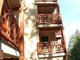 Barierki drewniane. Realizacja w apartamentowcu pod Szrenicą. Zdjęcie nr: 22
