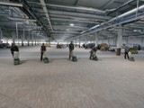 Podłogi drewniane w nowej hali firmy Hearing. Realizacja w Piotrkowie Trybunalskim. Zdjęcie nr: 36