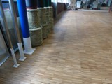 Podłogi drewniane w nowej hali firmy Hearing. Realizacja w Piotrkowie Trybunalskim. Zdjęcie nr: 20