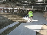 Podłogi drewniane w nowej hali firmy Hearing. Realizacja w Piotrkowie Trybunalskim. Zdjęcie nr: 133