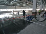 Podłogi drewniane w nowej hali firmy Hearing. Realizacja w Piotrkowie Trybunalskim. Zdjęcie nr: 118