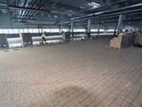 Podłogi drewniane w nowej hali firmy Hearing. Realizacja w Piotrkowie Trybunalskim. Zdjęcie nr: 114