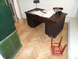Renowacja podłogi drewnianej wykonana po 15 latach w Muzeum Poznańskiego Czerwca 1956 r. Zdjęcie nr: 4
