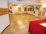 Renowacja podłogi drewnianej wykonana po 15 latach w Muzeum Poznańskiego Czerwca 1956 r. Zdjęcie nr: 7