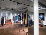 Podłogi drewniane w studiu mody projektantki Gosi Baczyńskiej - po otwarciu. Realizacja w Warszawie. Zdjęcie nr: 92
