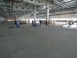 Podłogi drewniane w nowej hali firmy Hearing. Realizacja w Piotrkowie Trybunalskim. Zdjęcie nr: 128