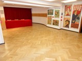 Renowacja podłogi drewnianej wykonana po 15 latach w Muzeum Poznańskiego Czerwca 1956 r. Zdjęcie nr: 6