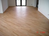 Realizacja podłogi drewnianej w mieszkaniu prywatnym w Zielonej Górze. Zdjęcie nr: 21