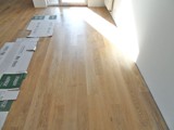 Parkiet drewniany - deska Dąb Classic Jawor. Realizacja podłogi drewnianej w Zielonej Górze. Zdjęcie nr: 2