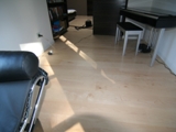 Realizacja podłogi drewnianej z deski Klon w mieszkaniu prywatnym. Zdjęcie nr: 4