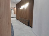 Ściany w drewnie. Realizacja w Focus Mall w Zielonej Górze. Zdjęcie nr: 38